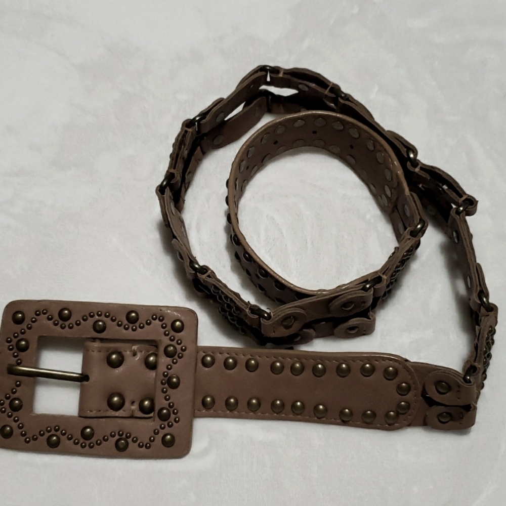FREE PEOPLE STUDDED BELT.‎ Size S/M (43ins)